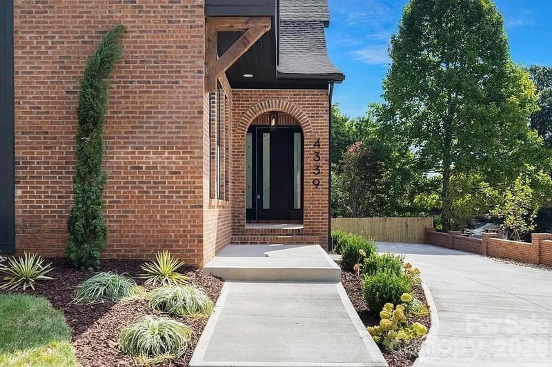 4339 Castlewood Rd, Charlotte, NC 28209