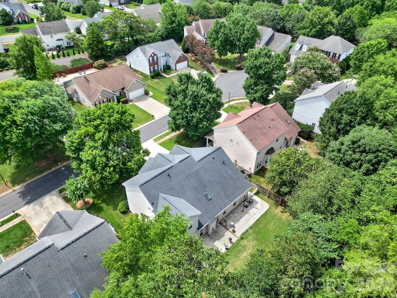 10918 Chamberlain Hall Ct, Charlotte, NC 28277