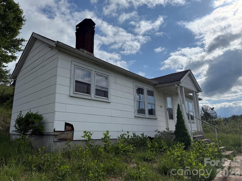 176 Laurel Branch Cemetery Rd, Weaverville, NC 28753