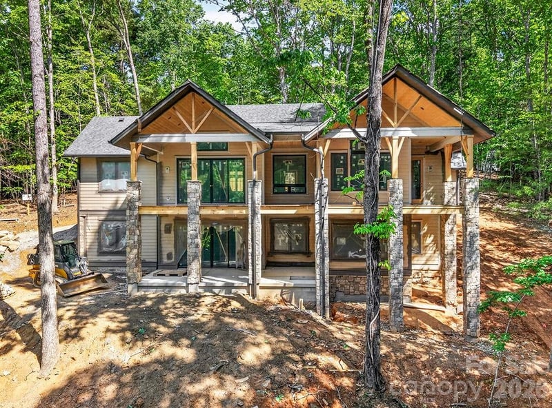 1024 Indian Cave Rd, Hendersonville, NC 28739
