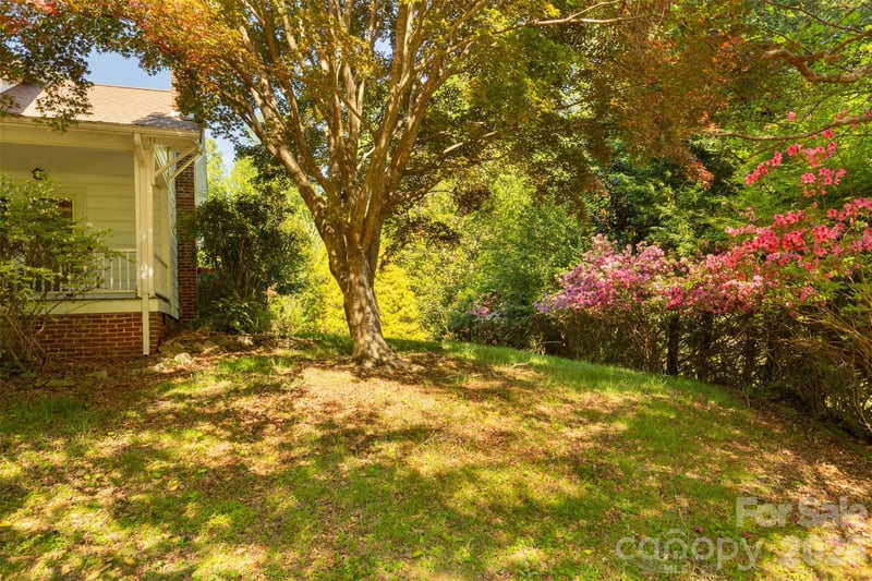 484 Yancey Rd, Marion, NC 28752