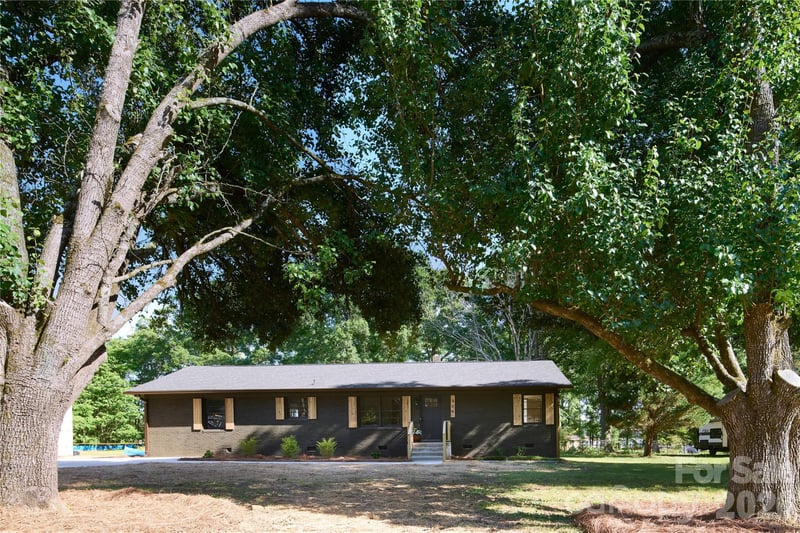 408 Midway Dr, Indian Trail, NC 28079