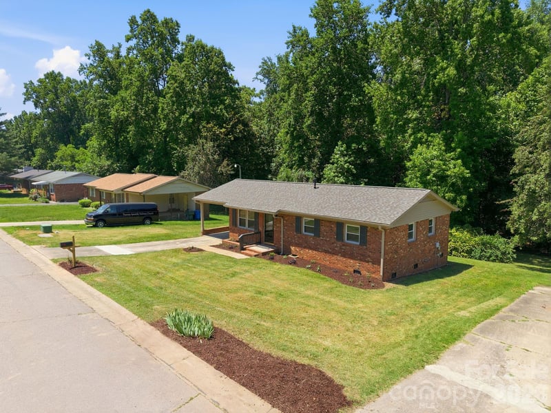 413 Mclelland Ave, Mooresville, NC 28115
