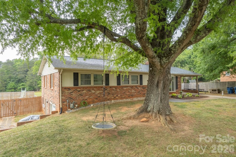 5460 Clover St, Hickory, NC 28602