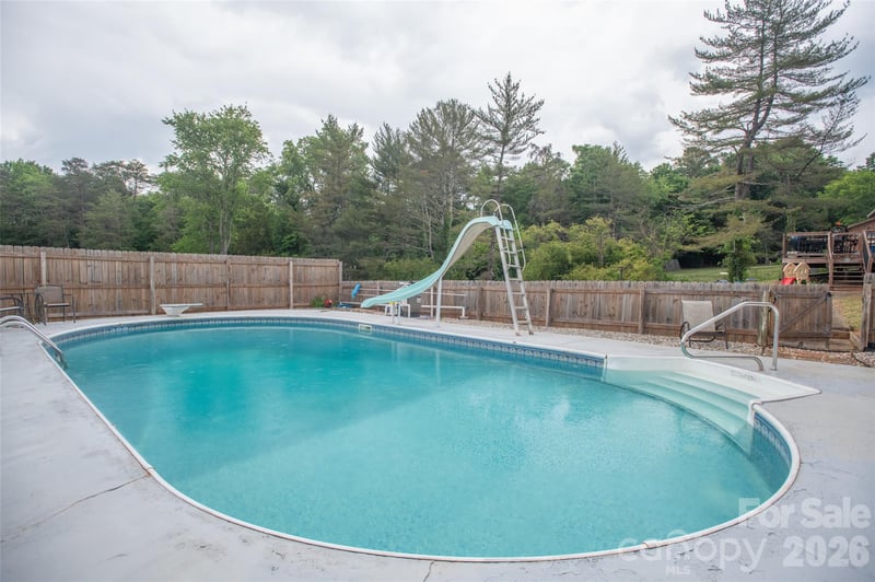 5460 Clover St, Hickory, NC 28602
