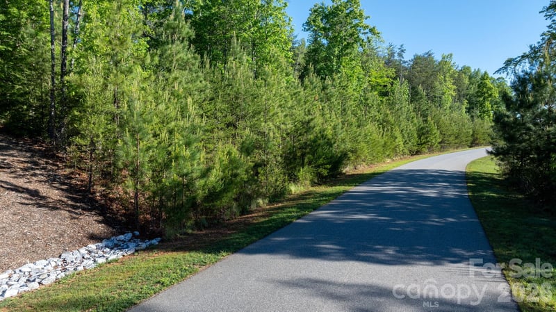 3030 Channel View Cv, Morganton, NC 28655