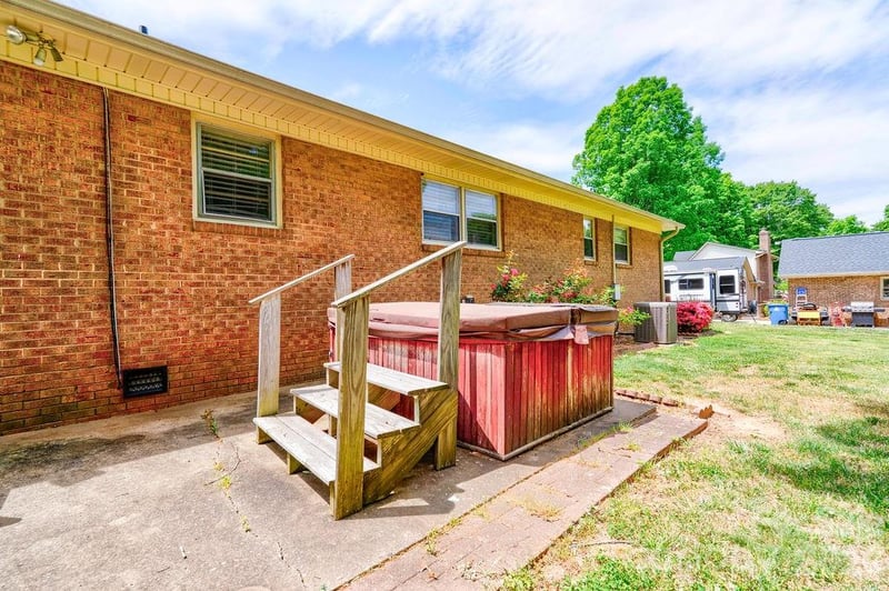 751 Pleasantdale Dr, Shelby, NC 28150