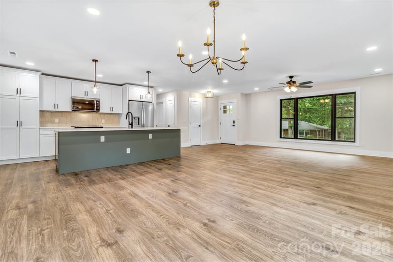 4 Barnes Rd, Asheville, NC 28803