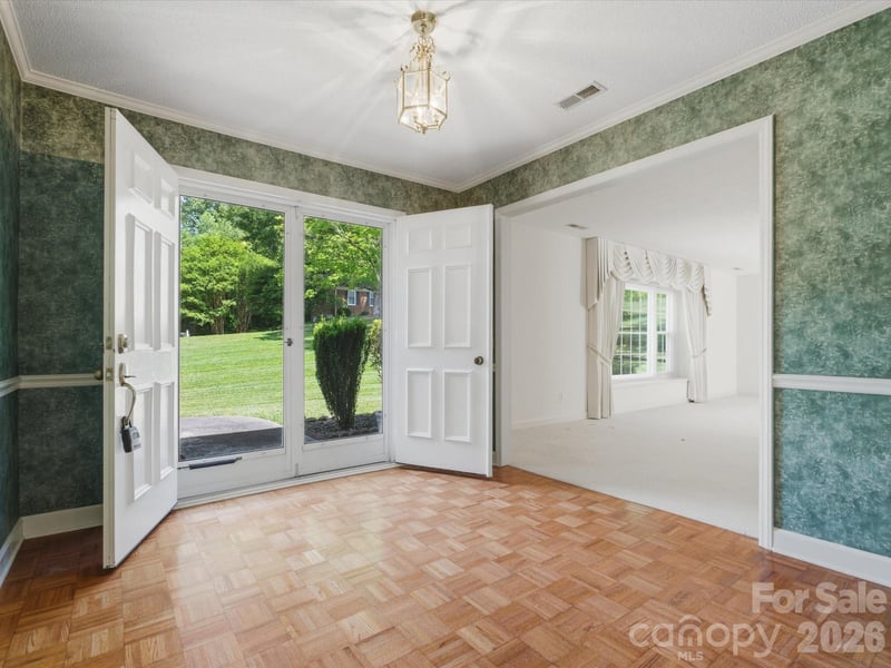 1020 Longreen Dr, Kernersville, NC 27284
