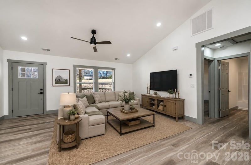 2020 Bailey Dr, Hickory, NC 28601