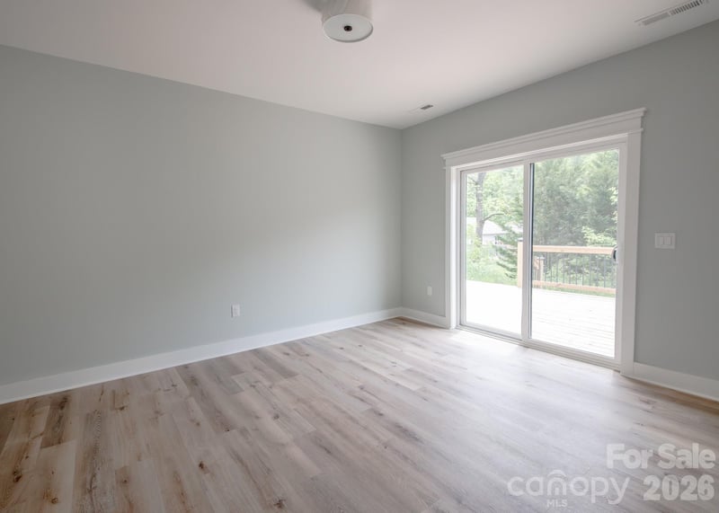 45 Gash Cove Rd, Hendersonville, NC 28791