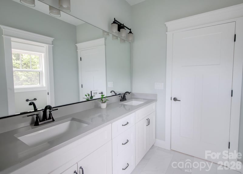 45 Gash Cove Rd, Hendersonville, NC 28791