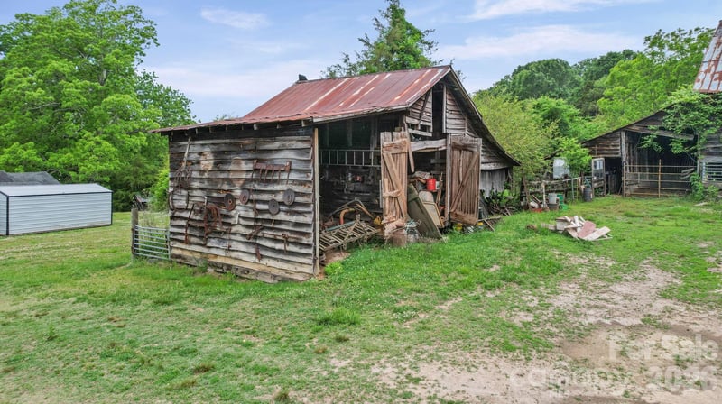 1207 Ramseur Rd, Bessemer City, NC 28016