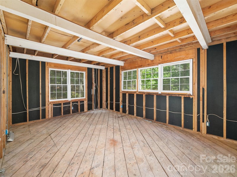 639 Hunter St, Burnsville, NC 28714