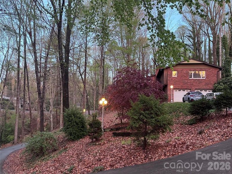 231 Davis Dr, Morganton, NC 28655