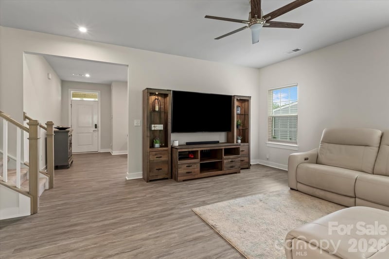 10250 Paper Birch Dr, Charlotte, NC 28215