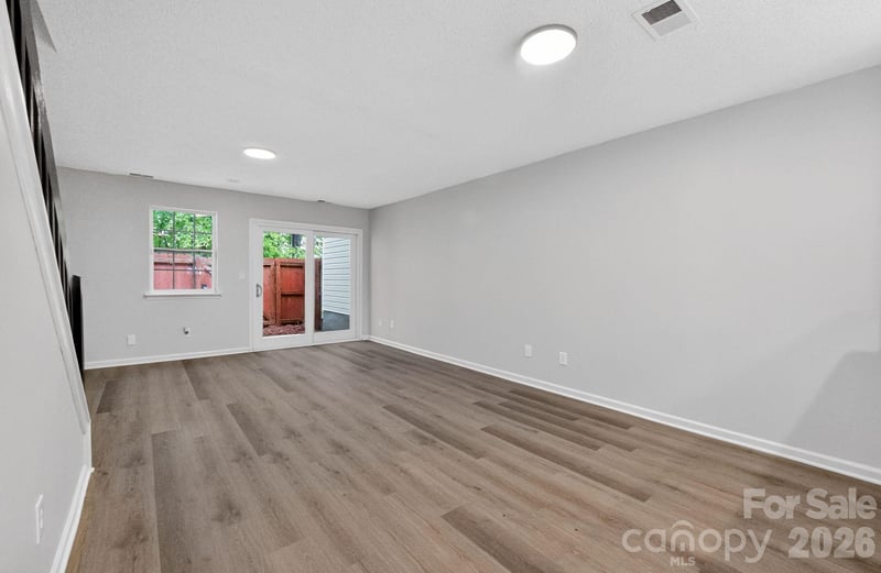 6762 Cypress Tree Ln, Charlotte, NC 28215