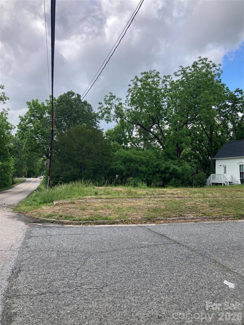 610 Yadkin Ave, Spencer, NC 28159