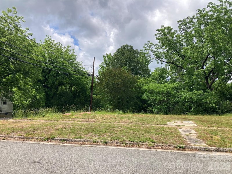 610 Yadkin Ave, Spencer, NC 28159