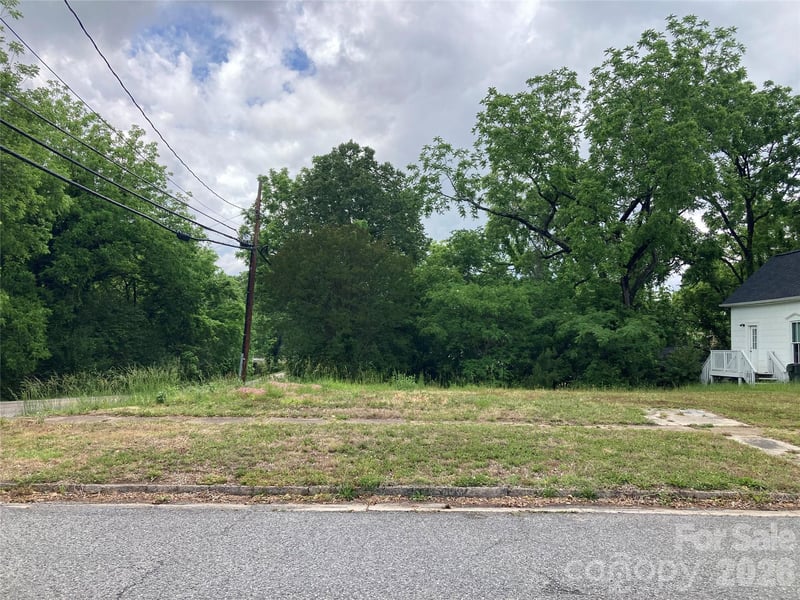 610 Yadkin Ave, Spencer, NC 28159