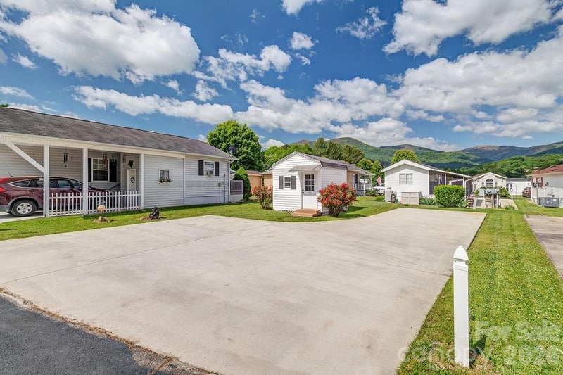 158 Summer Place Dr, Waynesville, NC 28785