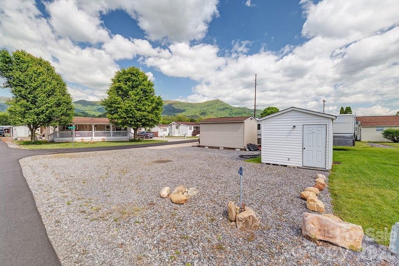 73 Polka Ln, Waynesville, NC 28785
