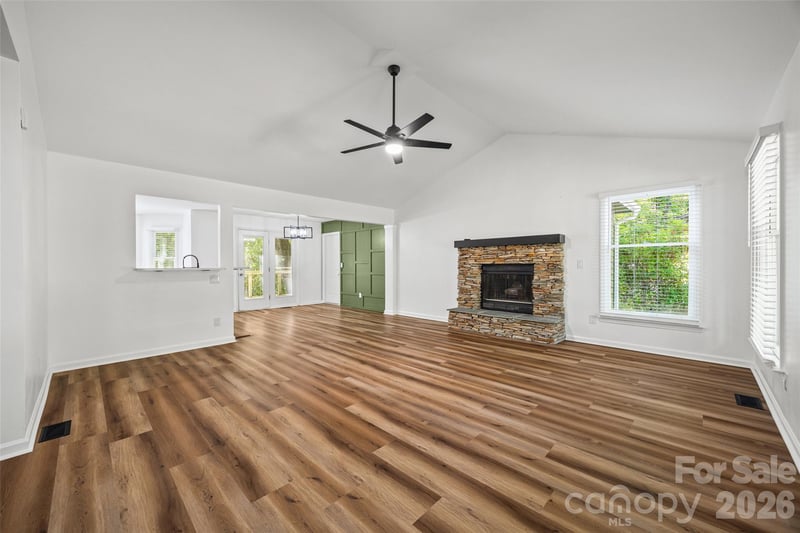 5043 Suwarrow Cir, Tega Cay, SC 29708