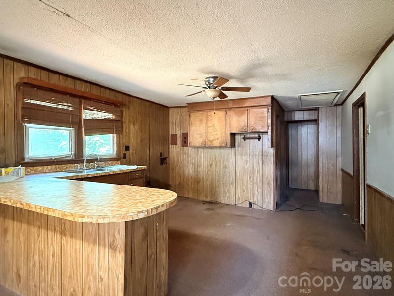 121 Travis Ln, Lancaster, SC 29720