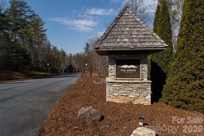 265 Harborside Dr #250, Nebo, NC 28761