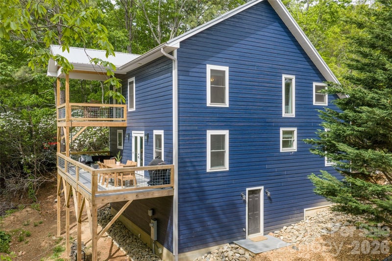 14 Locust St, Black Mountain, NC 28711