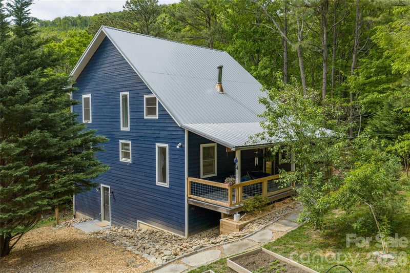 14 Locust St, Black Mountain, NC 28711