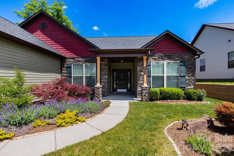 407 Bell Lily Dr, Weaverville, NC 28787