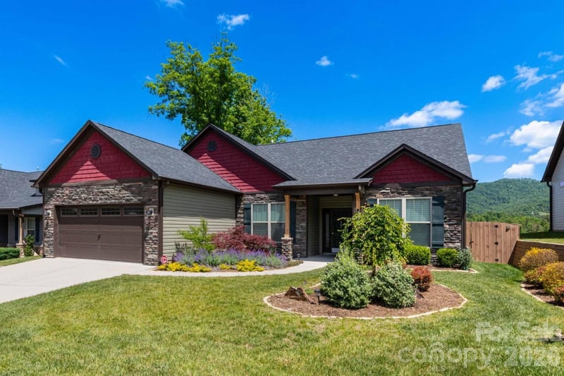 407 Bell Lily Dr, Weaverville, NC 28787