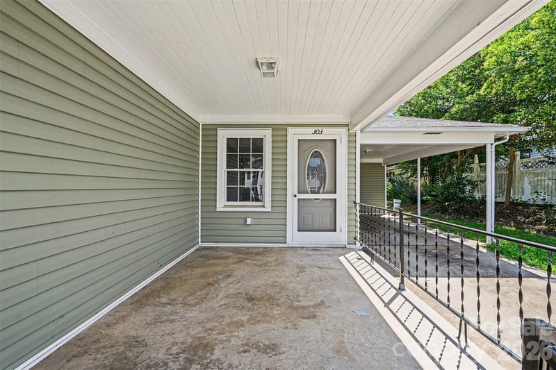 303 White St, Lancaster, SC 29720
