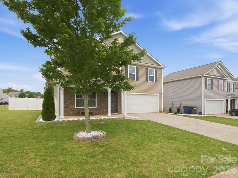 115 Harvest Pointe Dr, Statesville, NC 28677