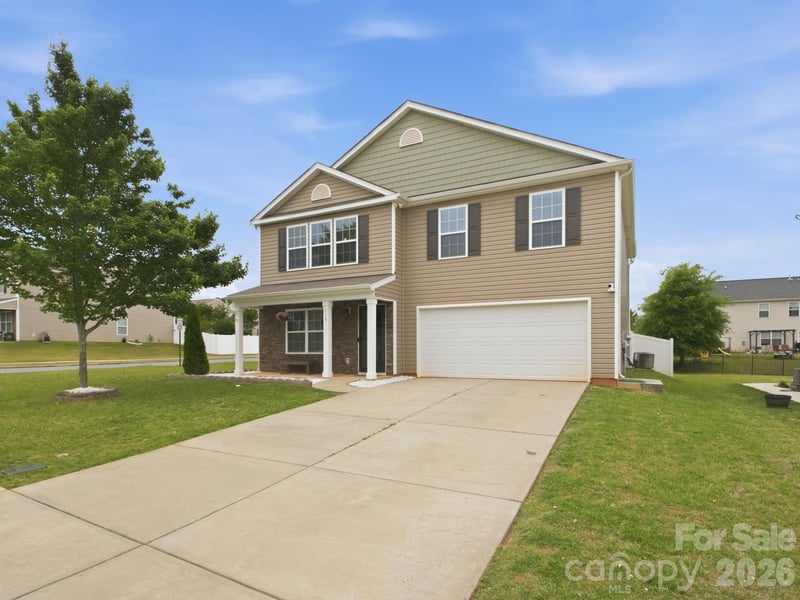 115 Harvest Pointe Dr, Statesville, NC 28677
