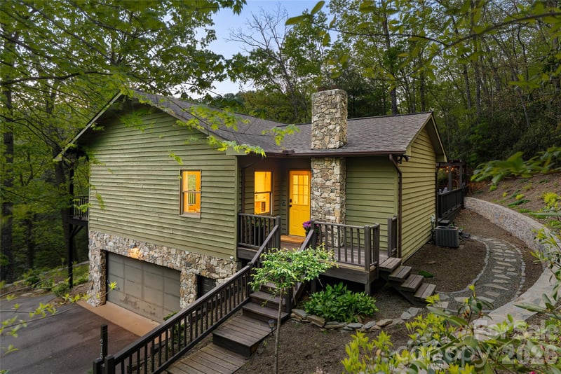 2159 North Fork Right Fork Rd, Black Mountain, NC 28711