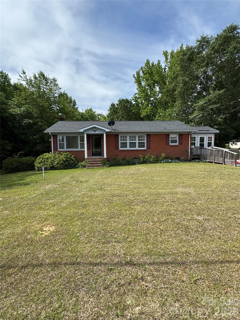 1100 Old Lilesville Rd, Wadesboro, NC 28170