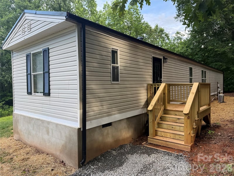 4956 Crawley Dale St, Morganton, NC 28655