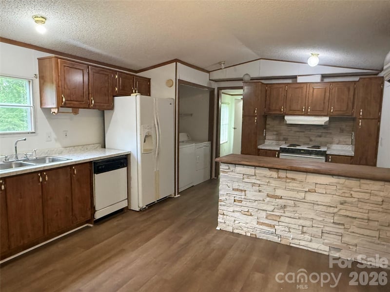 4956 Crawley Dale St, Morganton, NC 28655