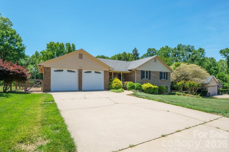 725 Sunridge Dr #18, Lincolnton, NC 28092