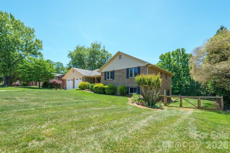 725 Sunridge Dr #18, Lincolnton, NC 28092