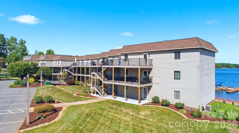 7831 Spinnaker Bay Dr #301, Sherrills Ford, NC 28673