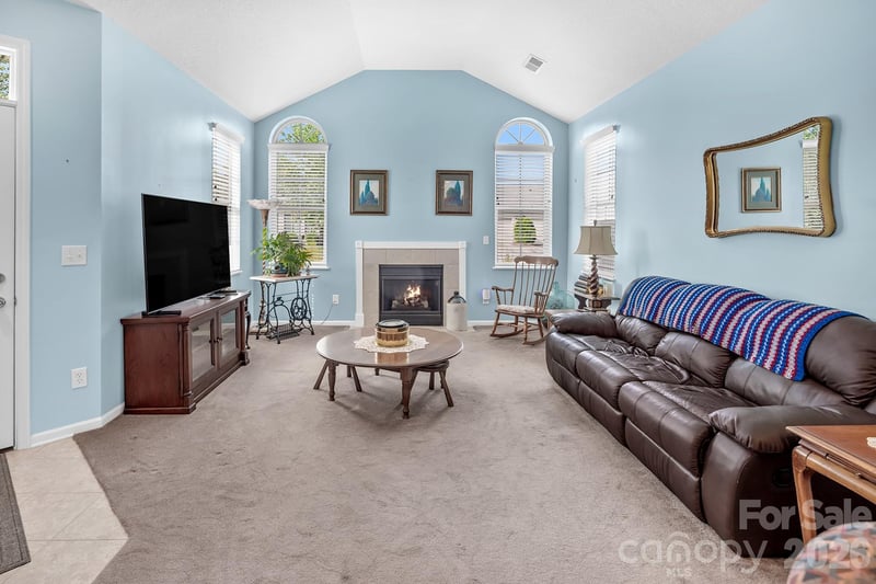 4607 Nashua Dr, Matthews, NC 28105