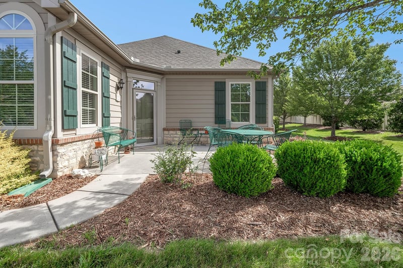 4607 Nashua Dr, Matthews, NC 28105