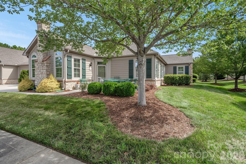 4607 Nashua Dr, Matthews, NC 28105