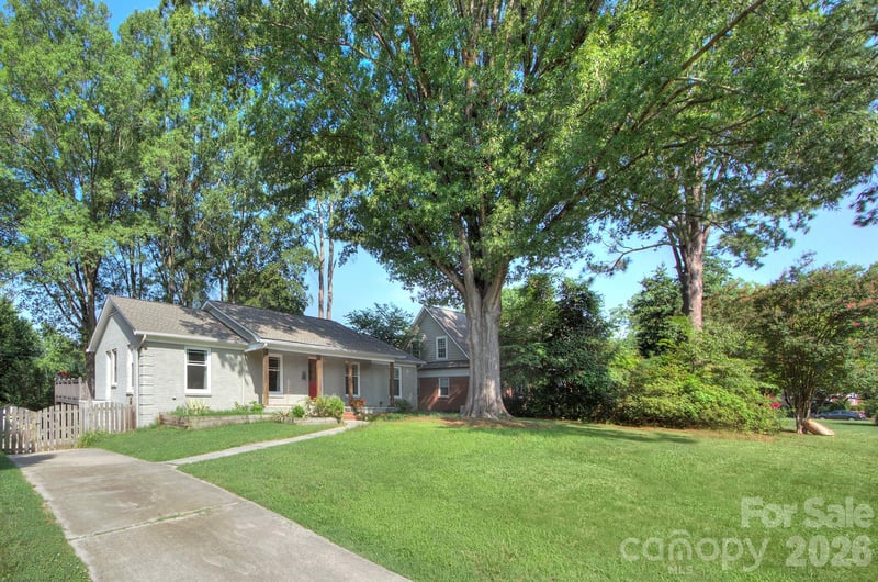 1140 Bevis Dr, Charlotte, NC 28209