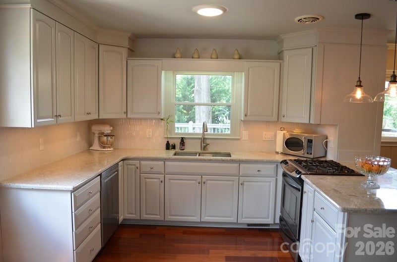 1140 Bevis Dr, Charlotte, NC 28209