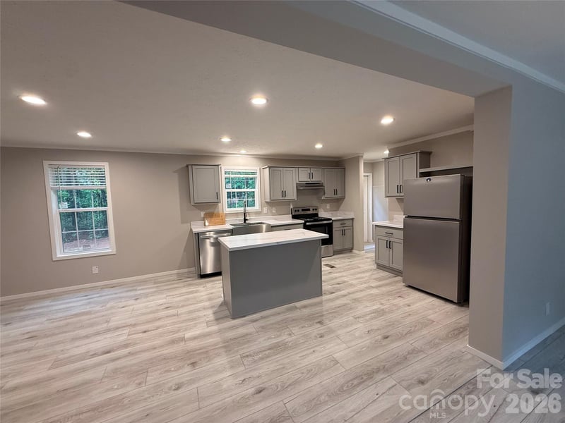 3912 Scott Rd, Morganton, NC 28655