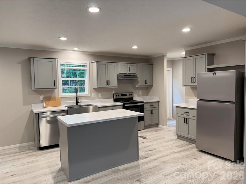 3912 Scott Rd, Morganton, NC 28655